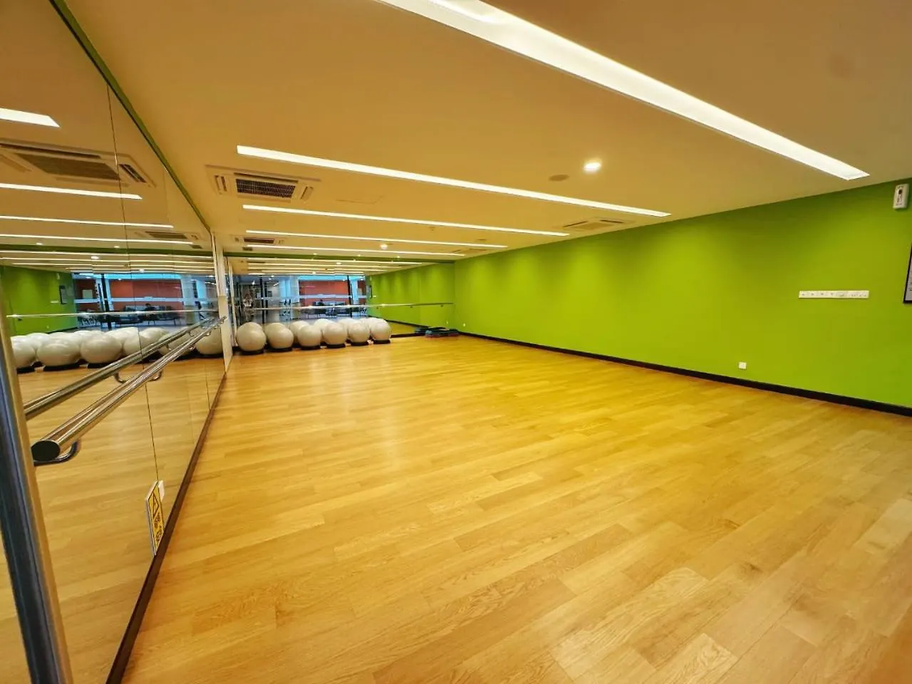 The Bess Hotel Tokyo Is Located Adjacent To Singapore And Offers Sea Views It Is A Three Bedroom Family Business Smart Room With Sea Views In Princess Bay Johor Bahru Apartment