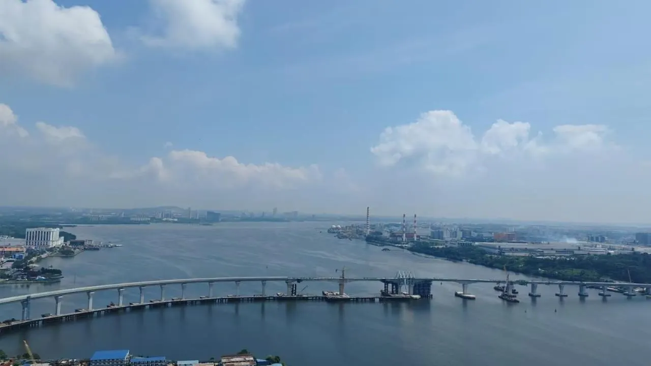 The Bess Hotel Tokyo Is Located Adjacent To Singapore And Offers Sea Views It Is A Three Bedroom Family Business Smart Room With Sea Views In Princess Bay Johor Bahru Apartment