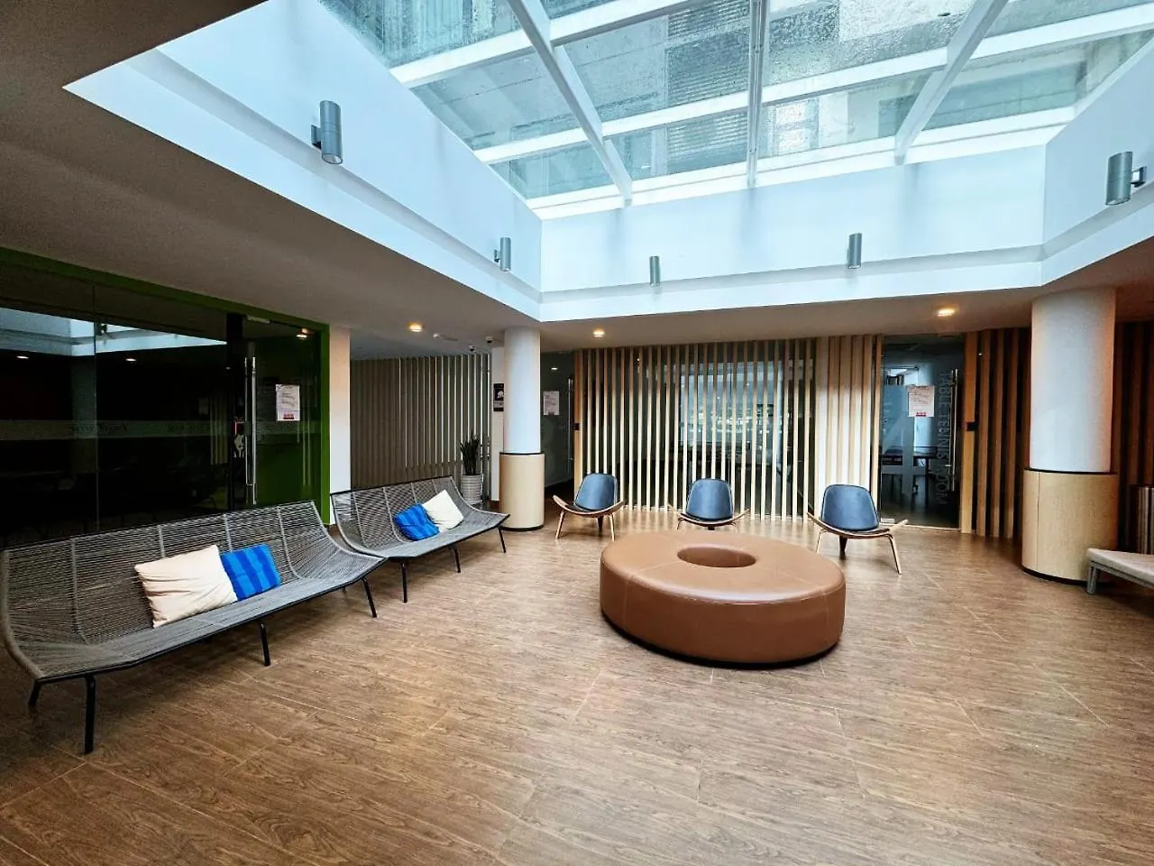 The Bess Hotel Tokyo Is Located Adjacent To Singapore And Offers Sea Views It Is A Three Bedroom Family Business Smart Room With Sea Views In Princess Bay Johor Bahru 0*,